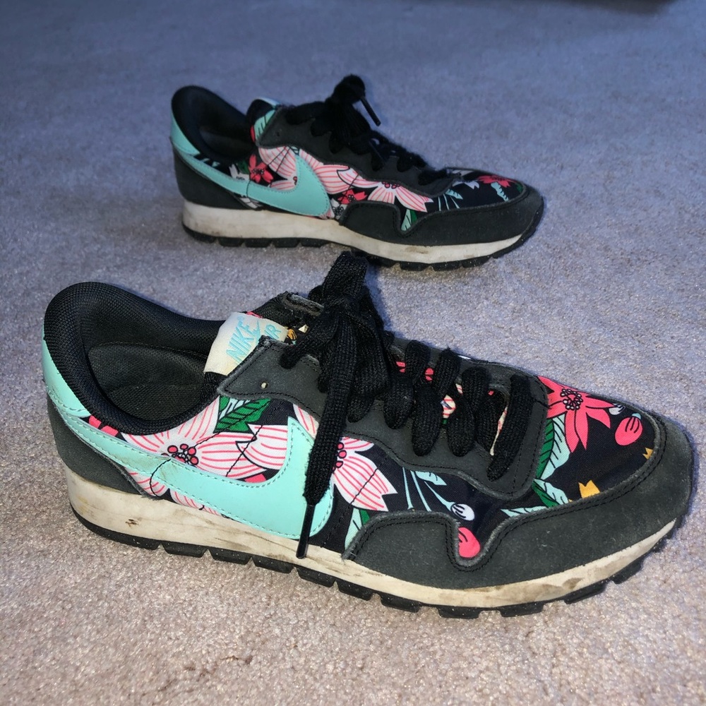 Nike floral Sneaker